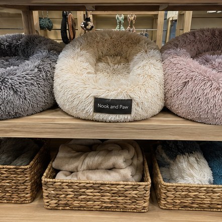 Customized dog beds for pet retailers